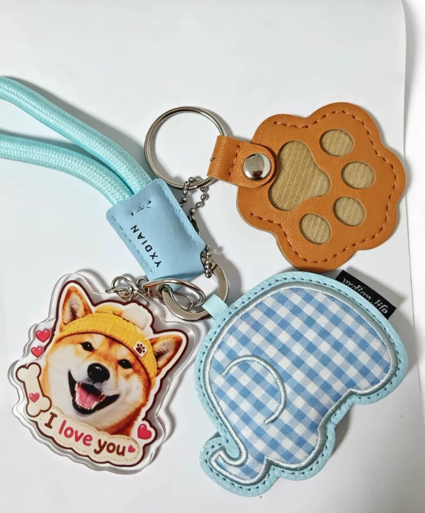 Customer photo of a photo keychain